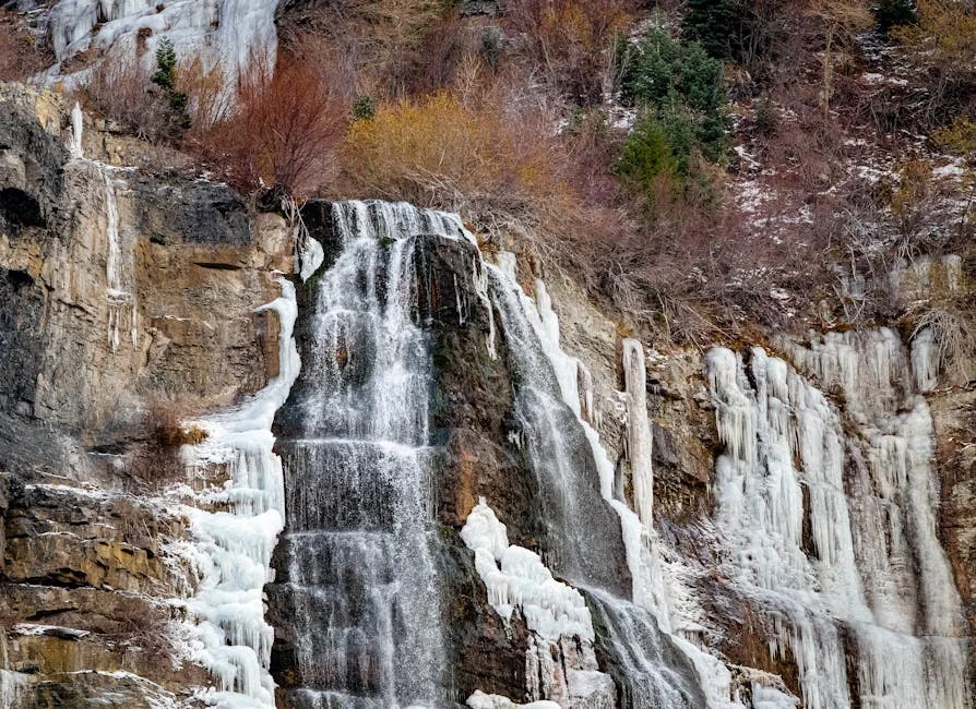 Matthiessen State Park Winter Hiking Guide (2026) 3 Dramatic ice formations and icicles on sandstone cliff face in winter canyon