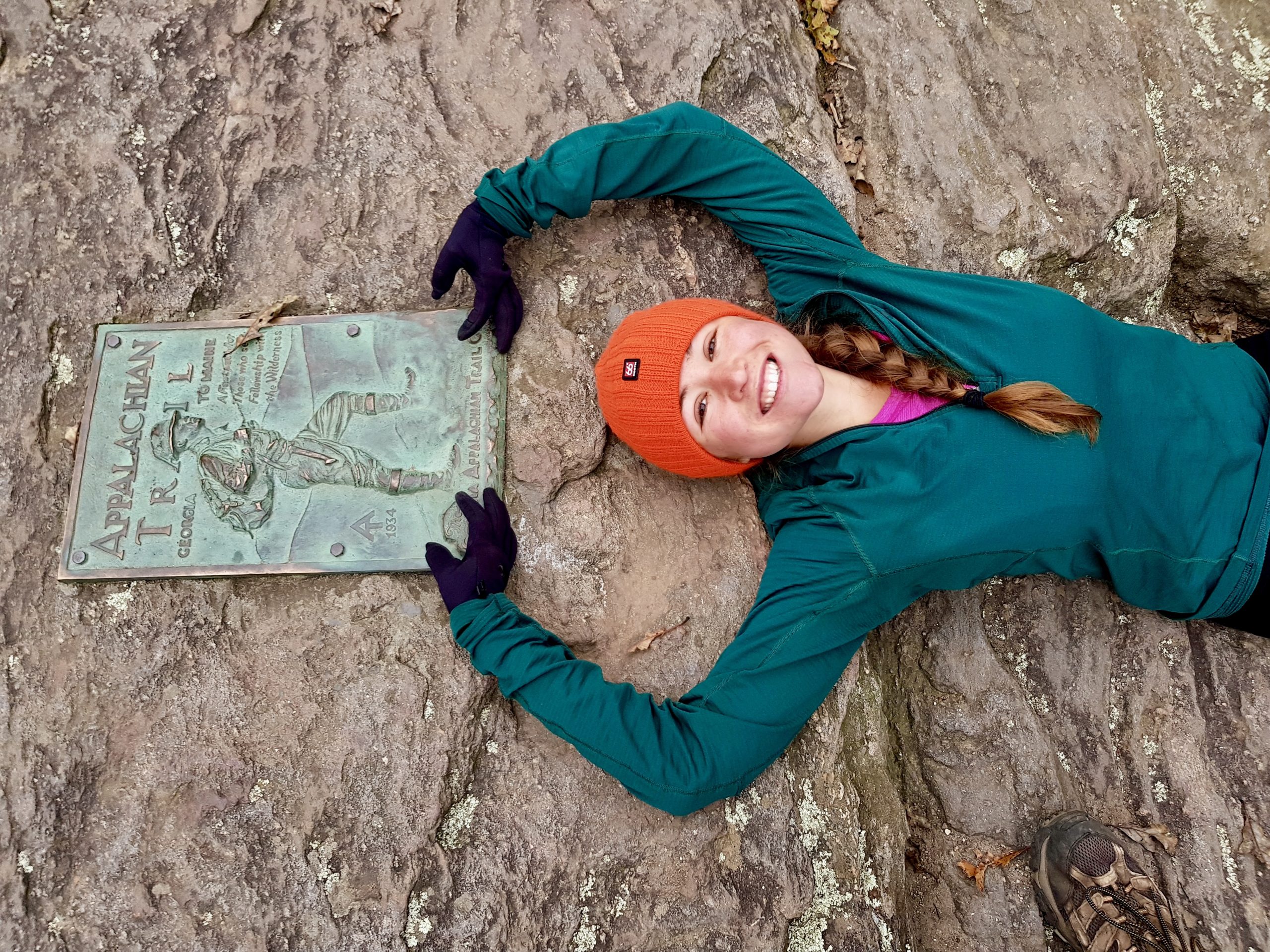 Winter camping Yosemite - snowy mountain landscape in Yosemite Valley
